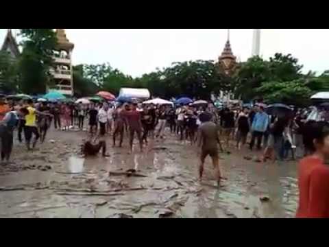 เสียงฟ้าผ่าเปรี้ยง! กลาง เวที วงหมอลำ ระเบียบวาทะศิลป์