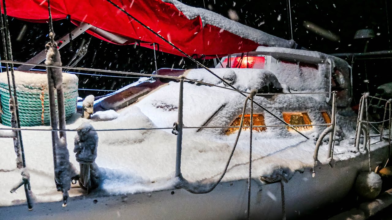 Deep Winter Living on a Sailboat  - SNOW STORM!