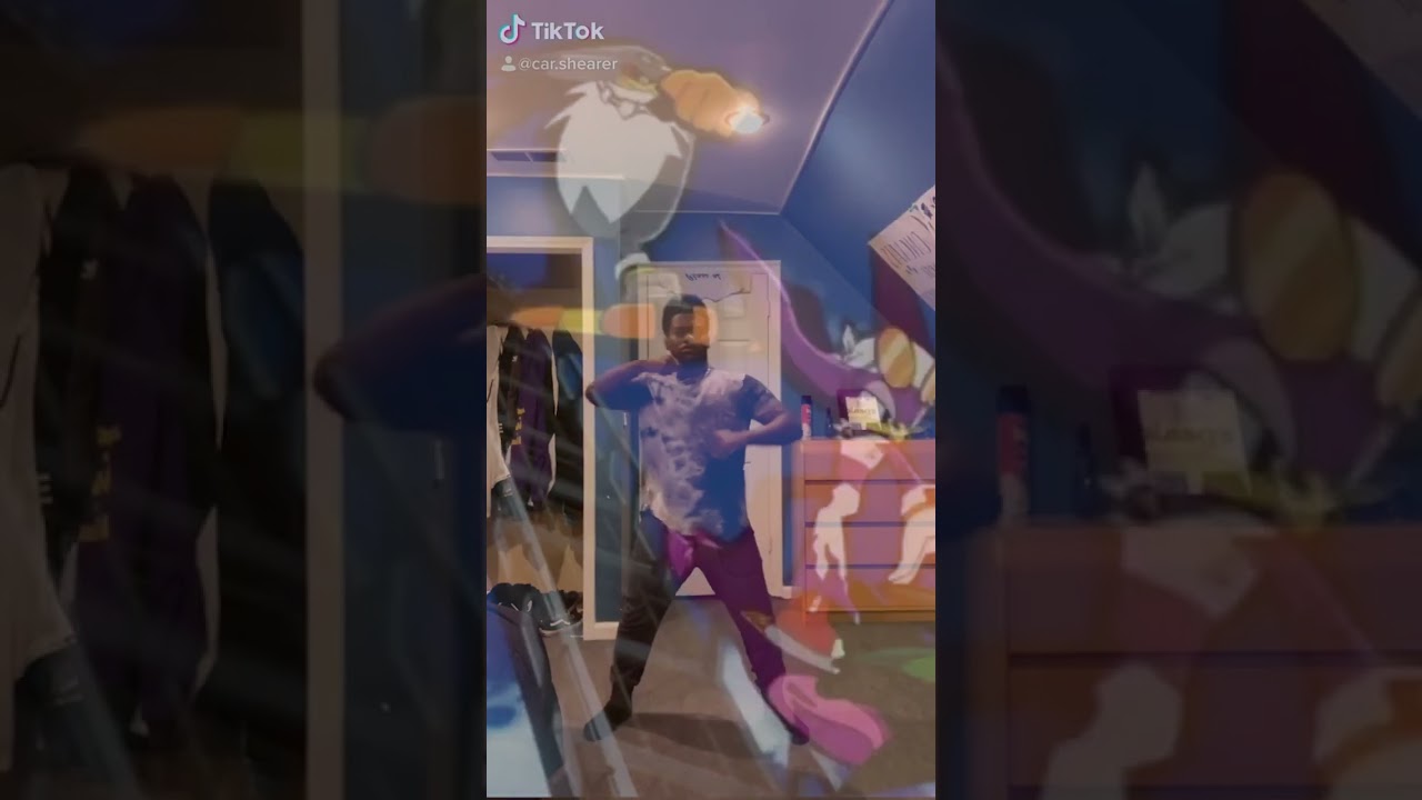 Vibing to Splash Canyon from Sonic Riders