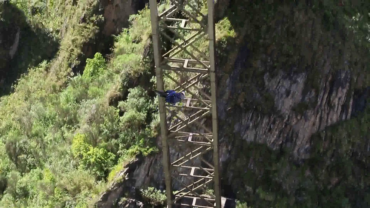 Bungee jumping in Baños, Ecuador YouTube