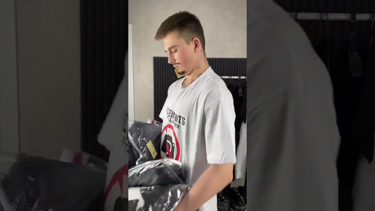 За подписку на Телеграмм - SKITLS SHOP, подарим бесплатную шмотку  