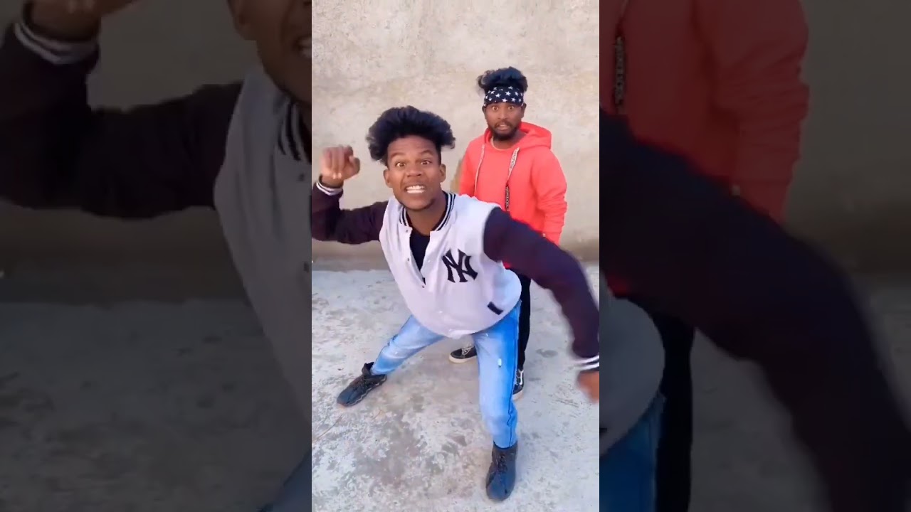 try not to laugh🤣 