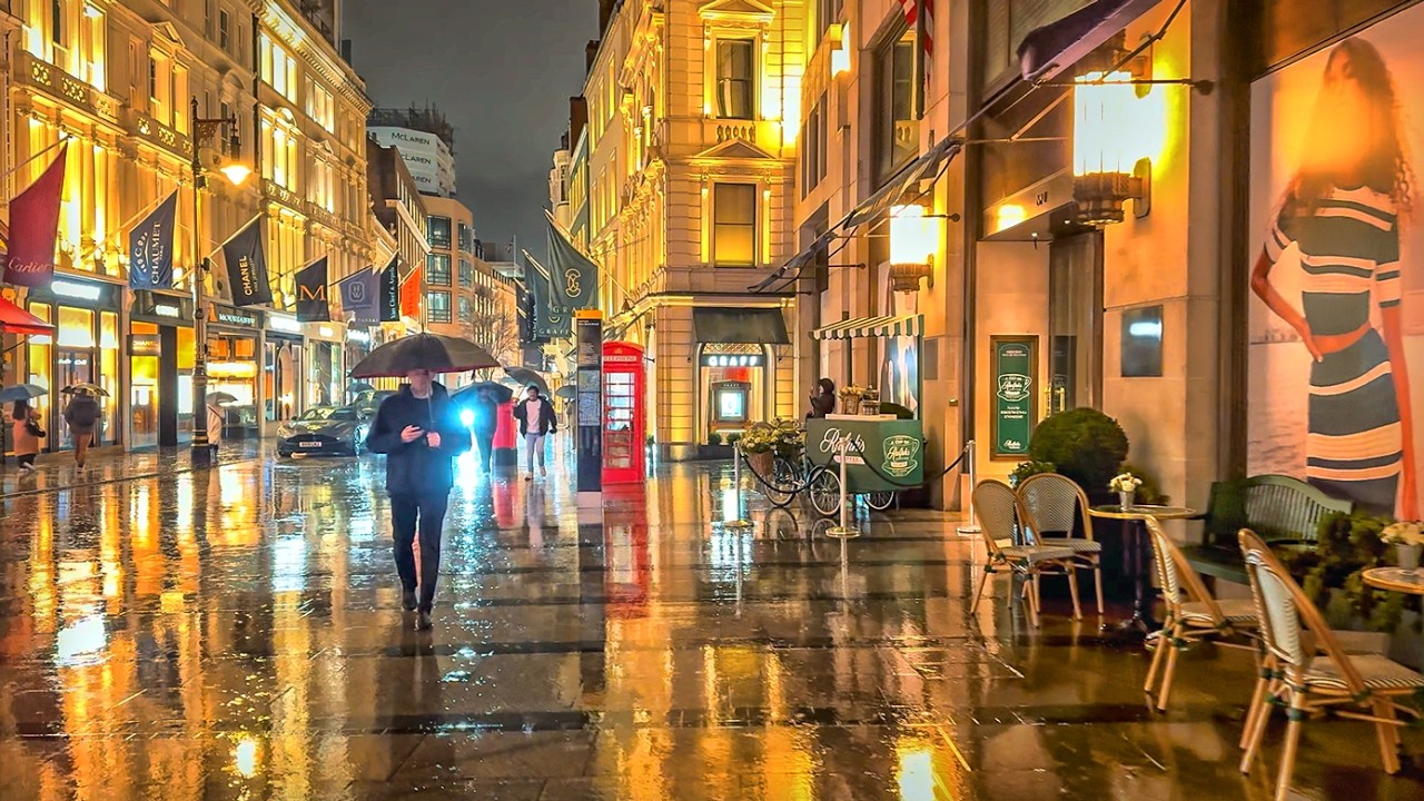 Rainy London Walk Tour | London West End 2026 | 4K HDR ASMR Rain on Umbrella