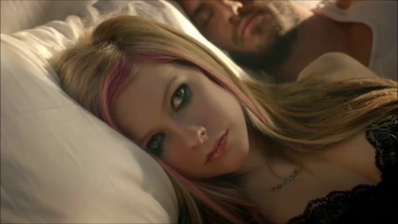 Instagram Leaked Avril Lavigne naked photo 2017 butt Leaked Avril Lavigne naked photo 2017
