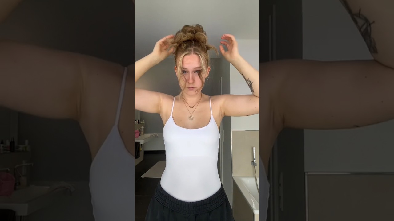 Messy Bun Tutorial??‍♀️ #haartutorial