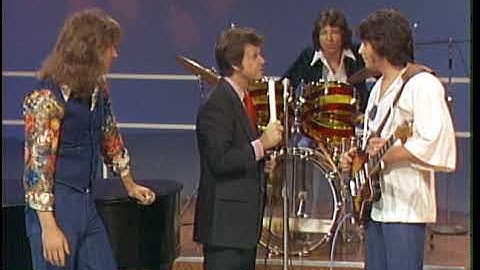American Bandstand 1976- Interview Hamilton Joe Frank And Reynolds
