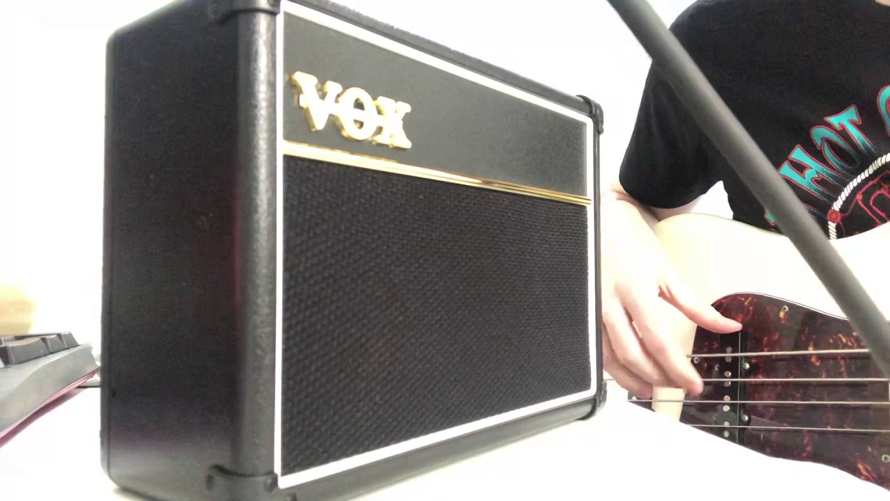 VOX AC2 RhythmVOX Bass MINI BASS AMP(excuse the sloppy playing