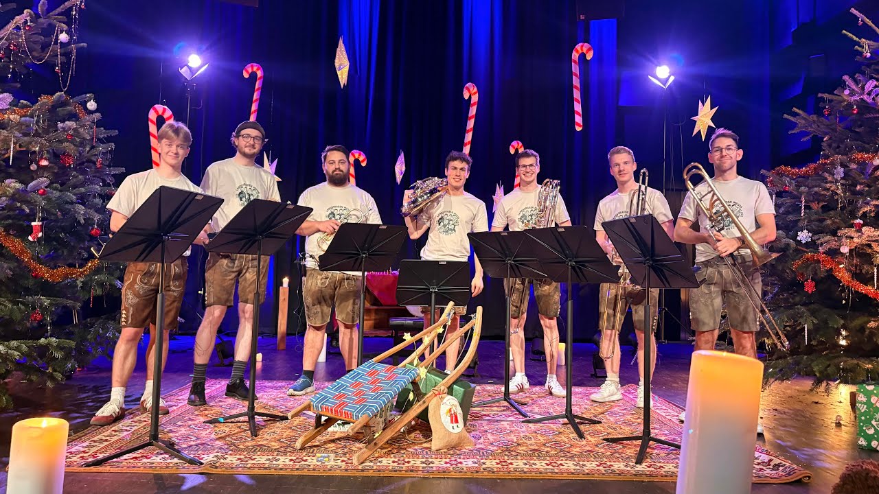 Landstraßen Musig - "Driving Home for Christmas"