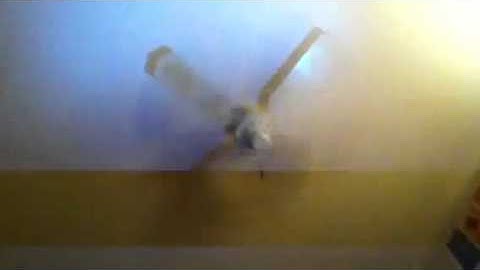 Strobe Light Effect: Ceiling Fan