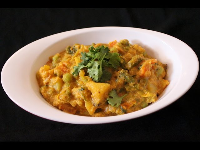 how to make veg kurma | vegetable korma | how to make mixed veg kurma for rice and chapati | Yummy Indian Kitchen