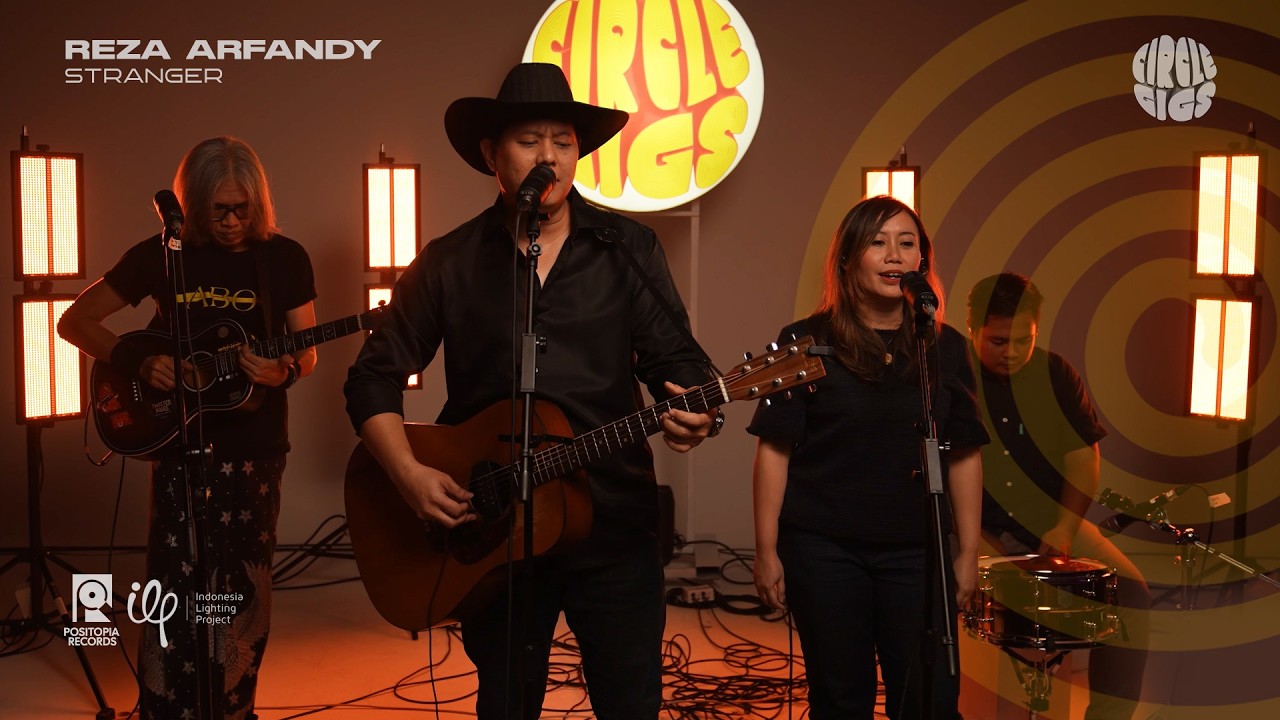 REZA ARFANDY - STRANGER (LIVE AT CIRCLE GIGS) auf YouTube ansehen REZA ARFANDY - STRANGER (LIVE AT CIRCLE GIGS) auf YouTube ansehen