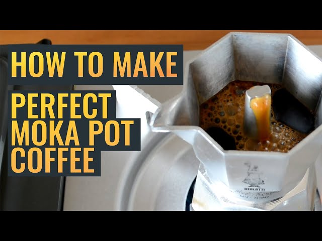 Preparing coffee with the moka pot