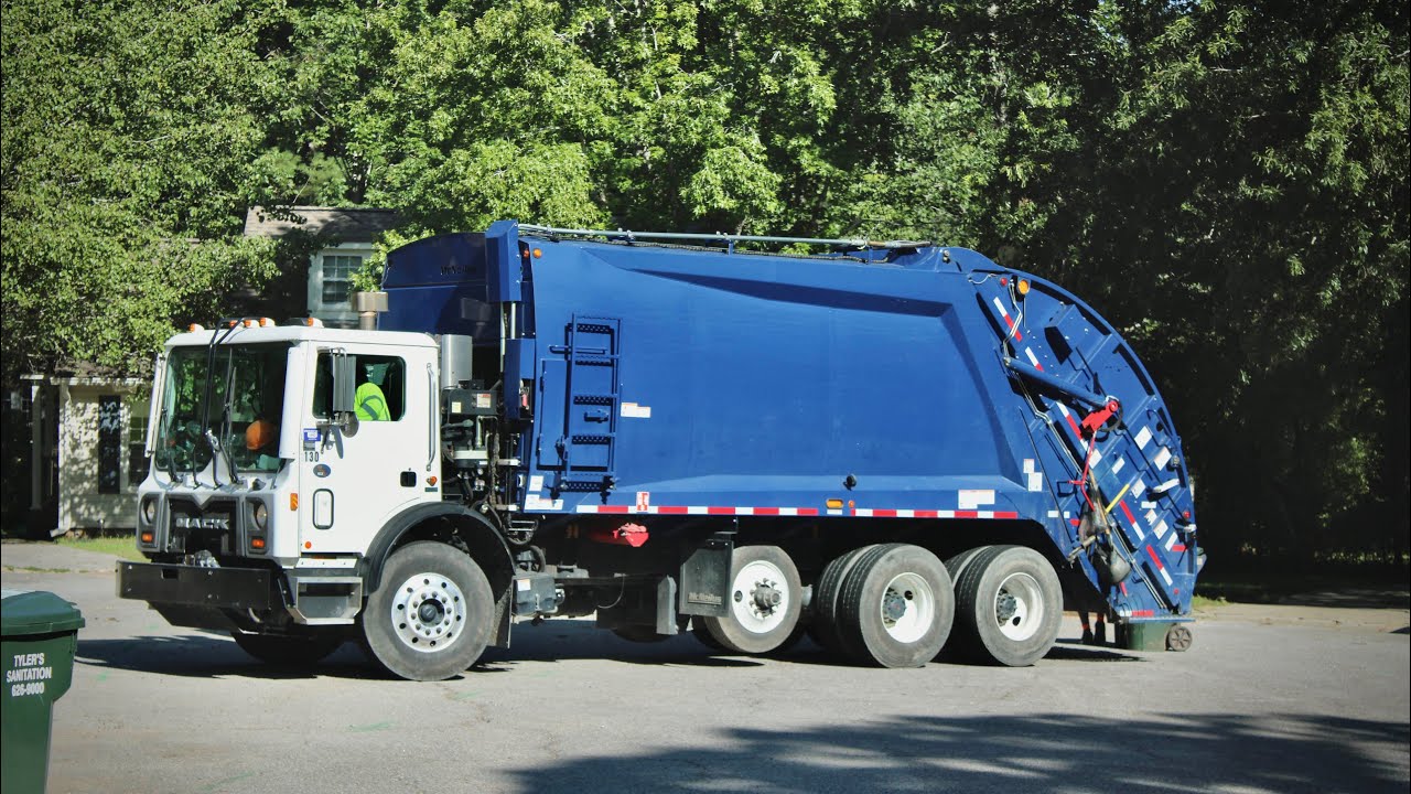 NewSouth Waste: Mack MRU McNeilus Rear Loader on Trash.