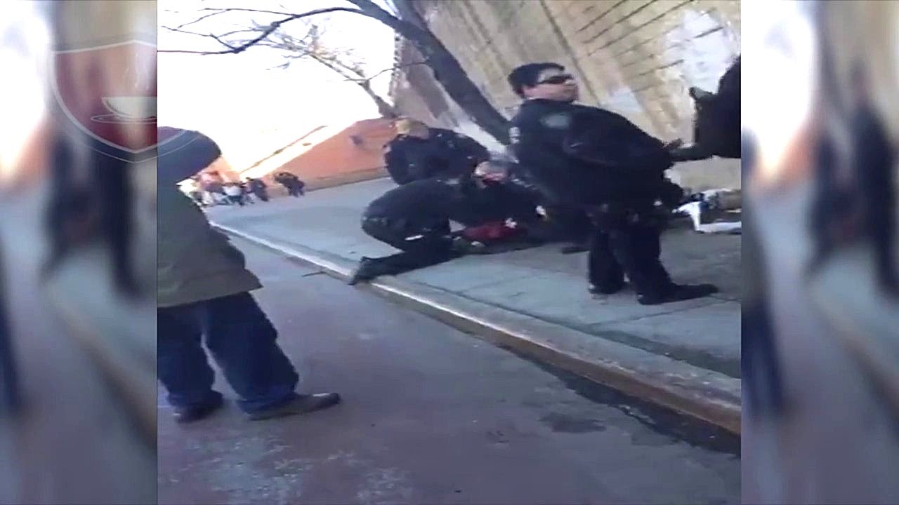 Nypd Fights With Subject Who Is Resisting Arrest New York City Police Department Arrest Youtube