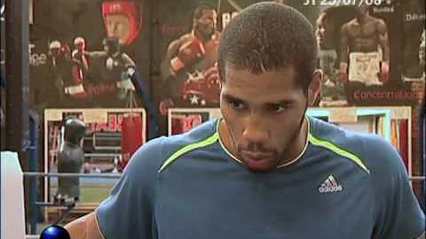 Le boxeur John MBumba