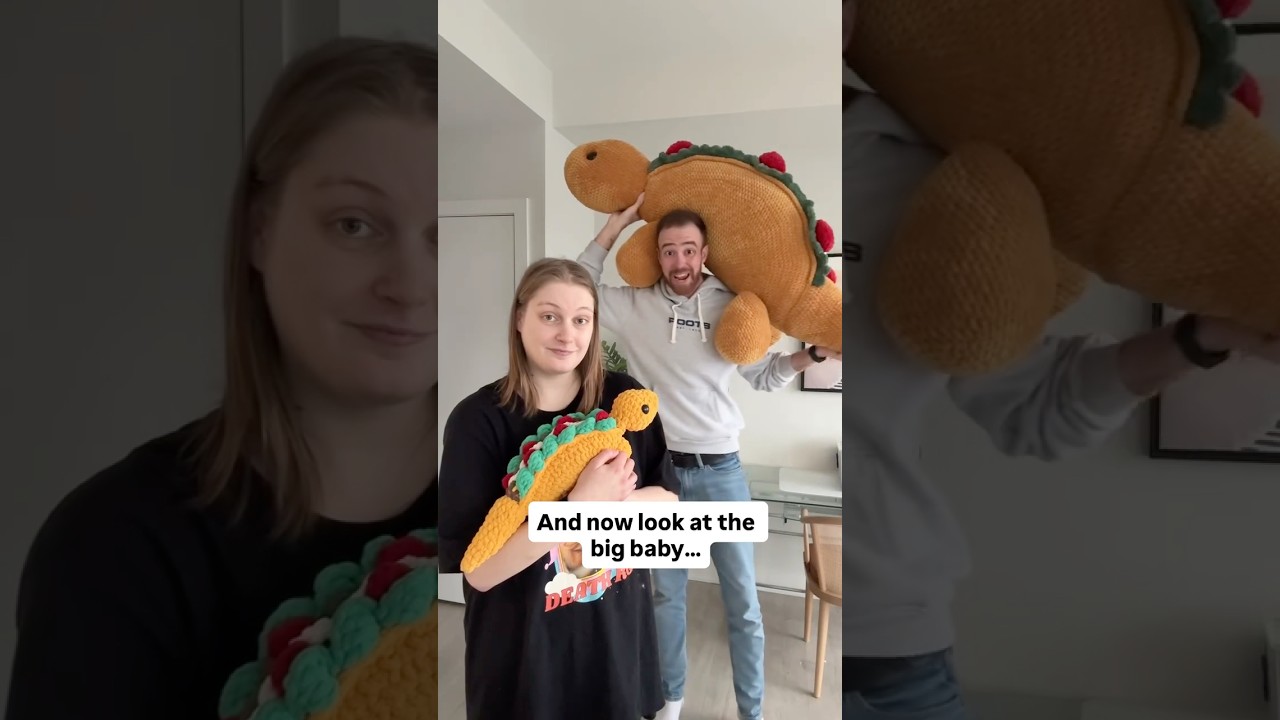 Are you team regular tacosaurus or jumbo? Both crochet patterns are available now! 