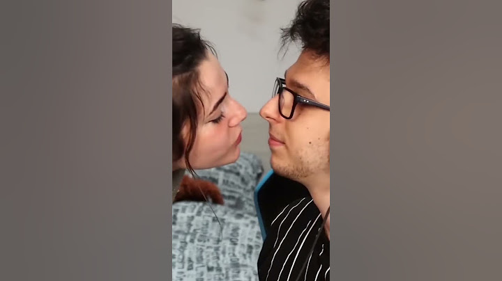 IL PRIMO BACIO DI KENDAL E CARLY #shorts