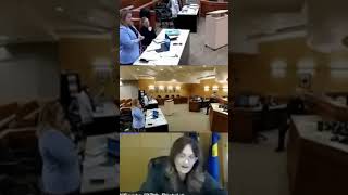 Defendant Demands New Lawyer In Court