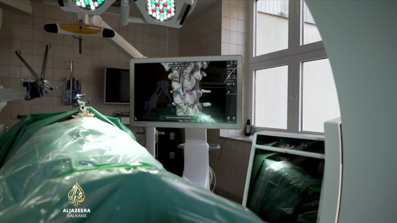في موستار، يساعد الروبوت في إجراء العمليات الجراحية