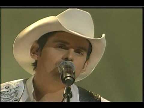 Carrie Underwood & Brad Paisley - "Louisiana Woman, Mississippi Man"