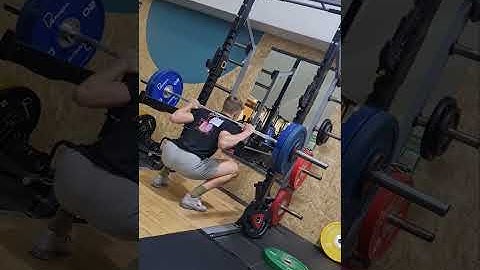 105kg pause squats 5 reps 4th set road to 140kg