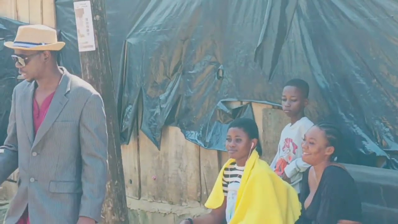 A chacun son travail 😁 😁 😁 