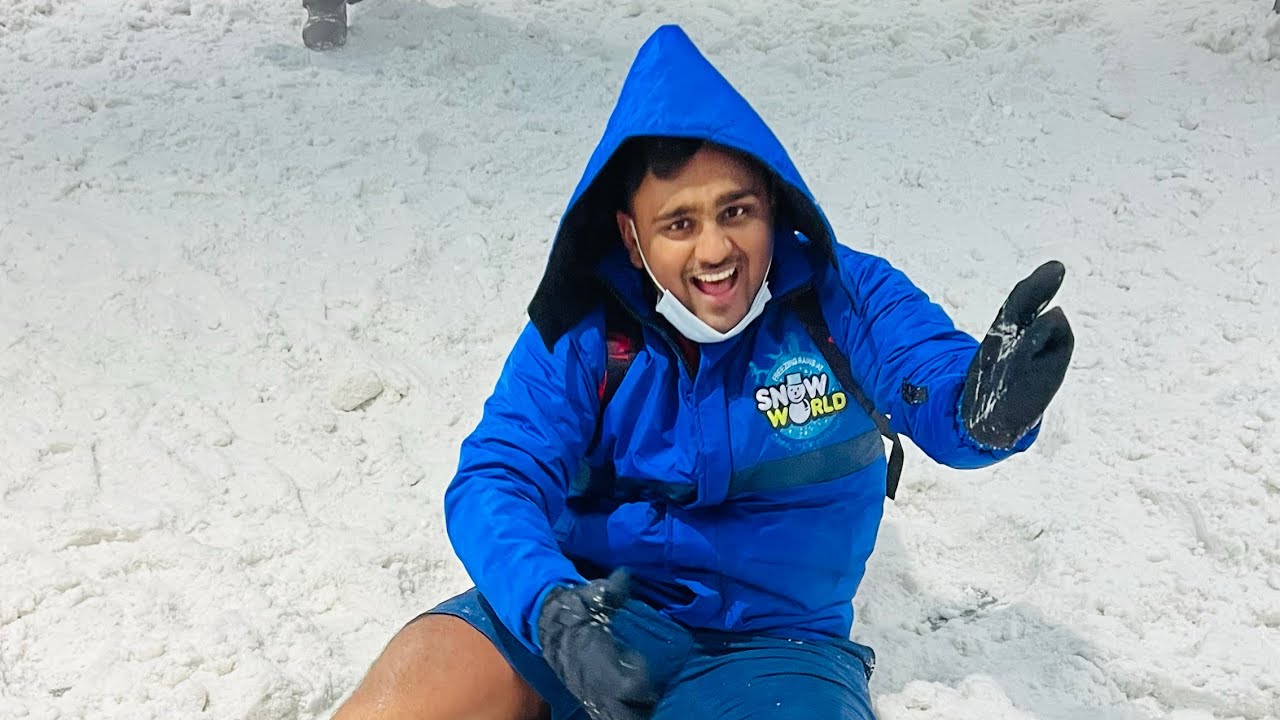 WHICH SNOW WORLD IS BETTER AHMEDABAD OR PHOENIX MALL?