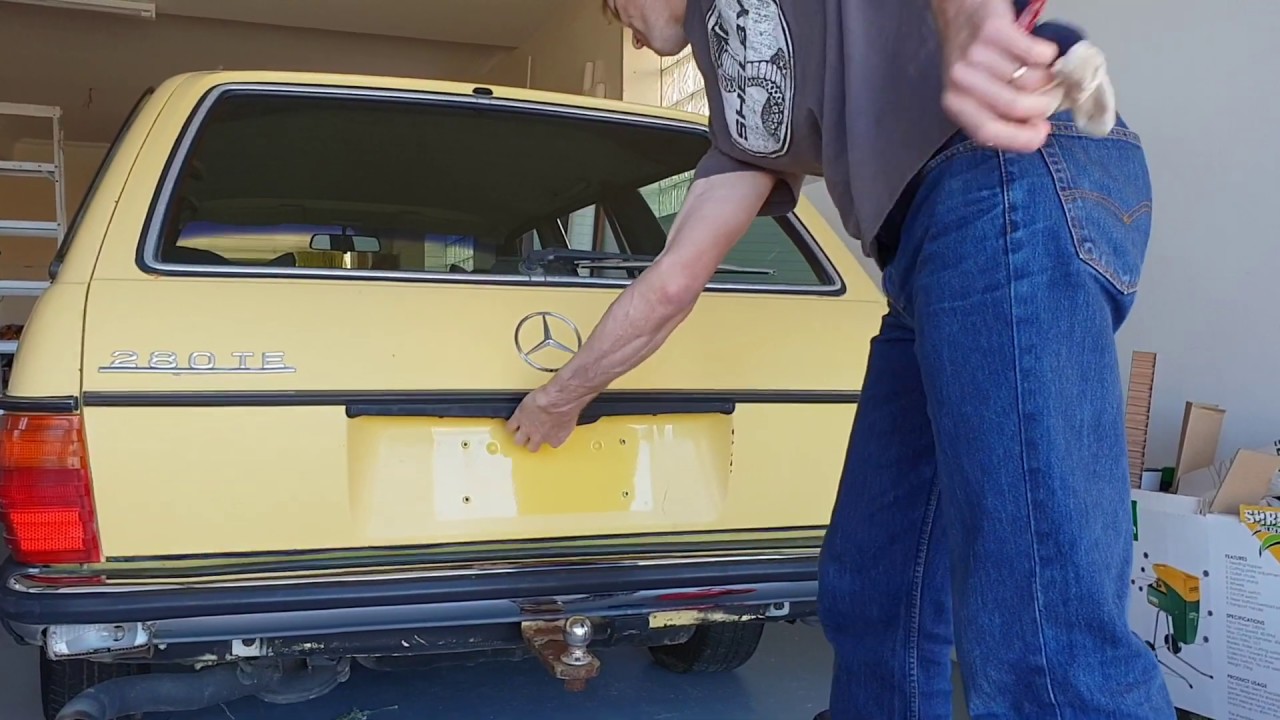 Mercedes 123 estate replacing the tailgate struts YouTube