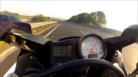 Che velocità raggiunge la Yamaha R1?