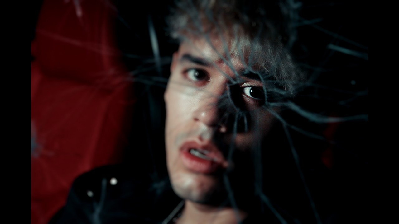 Obejrzyj nsqk, Eslabon Armado - Mil Problemas (Visualizer) w YouTube Obejrzyj nsqk, Eslabon Armado - Mil Problemas (Visualizer) w YouTube