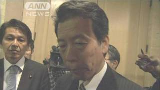 平野官房長官　徳之島町議に沖縄の負担の分担要請（10/05/13）