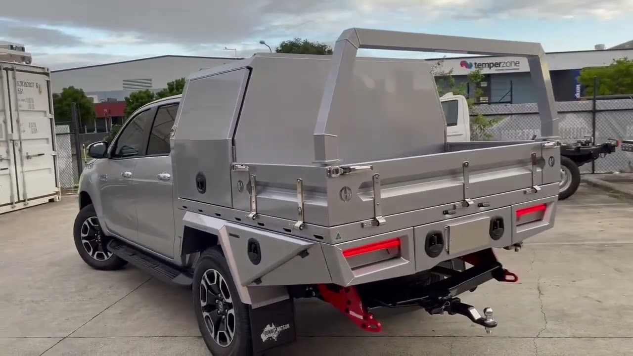 Dunn & Watson Gen2 Tray and Canopy on Toyota Hilux