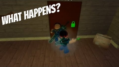 WHAT HAPPENS WHEN A DECOY USES AN ITEM? - Piggy Myth Busting!