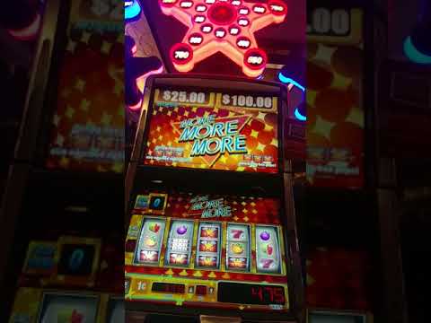 Dama preciosa y miyagi bailando cumbia Romantica en el casino Veracruz.