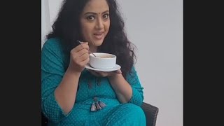 Meena Sagar Is Enjoying Nature While Having Lunch Latest Video