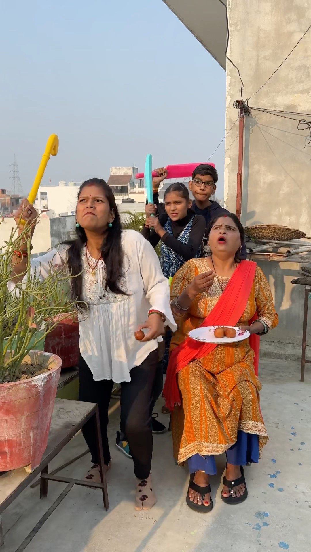 Dadi ko chuna laga diya ?? #shorts #funny #comedy #prank #funnyshorts #comedyvideo