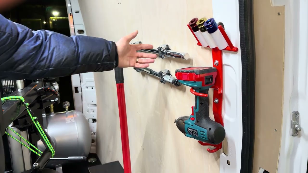 Ещё один фургон сегодня выезжает! Для компании Enterprise Mobile Tyres.