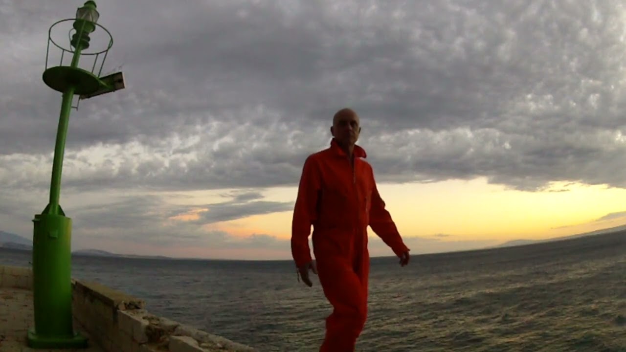 episode 4  "SmokeUnderWater" part two "lighthouse lightfish"