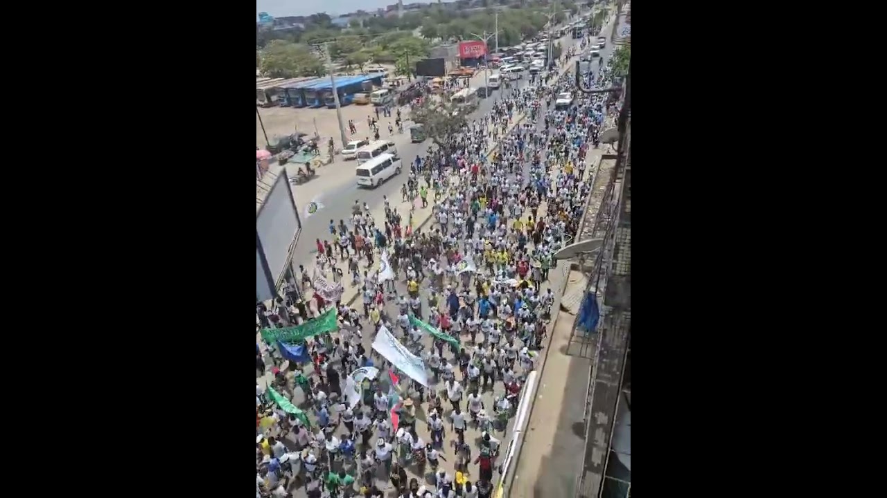 Manifestação na cidade da Beira