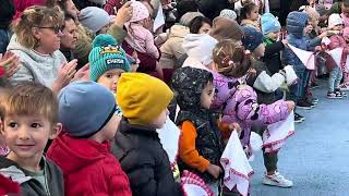 картинка: Деца, родители и учители са забавляваха по време на уникален празник на тиквата в ДГ 