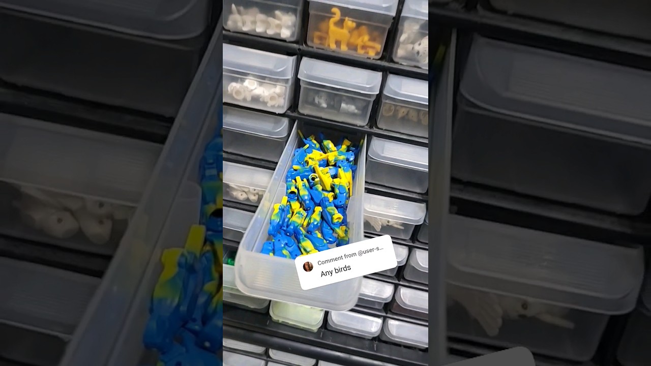 Lego makes lots of different birds!! 🐦 