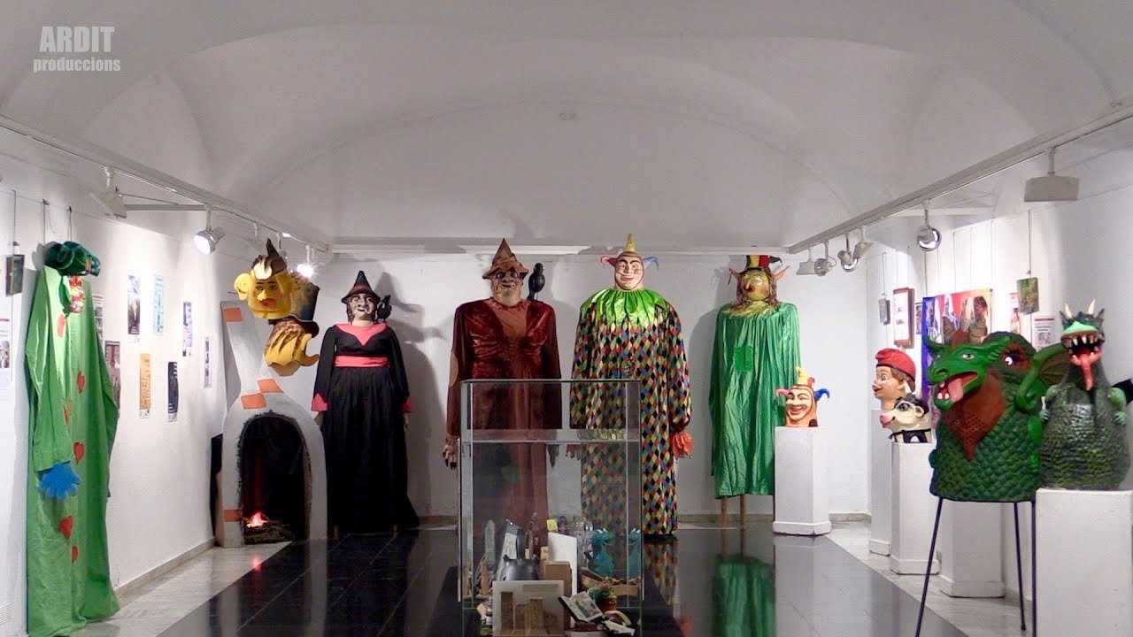 Inauguració de l'exposició a St. Roc dels 10 Anys Colla Pessigolla