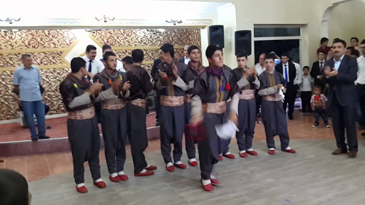 ŞANLIURFA FOKLOR EKİBİ ŞOW YAPIYOR.. BADILLI AŞİRETİ KARAKÖPRÜ