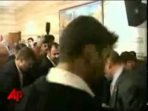 الـــــحق اغنية بوش انضرب بالجزمه شعبان عبد الرحيم YouTube