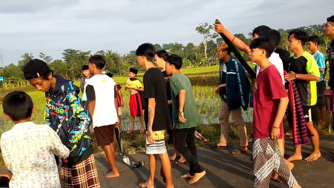 VLOG PERANG SARUNG AWALNYA SERU!! ENDINGNYA BERDUKA!!! || DESA BEJI VS DESA BOBOSAN