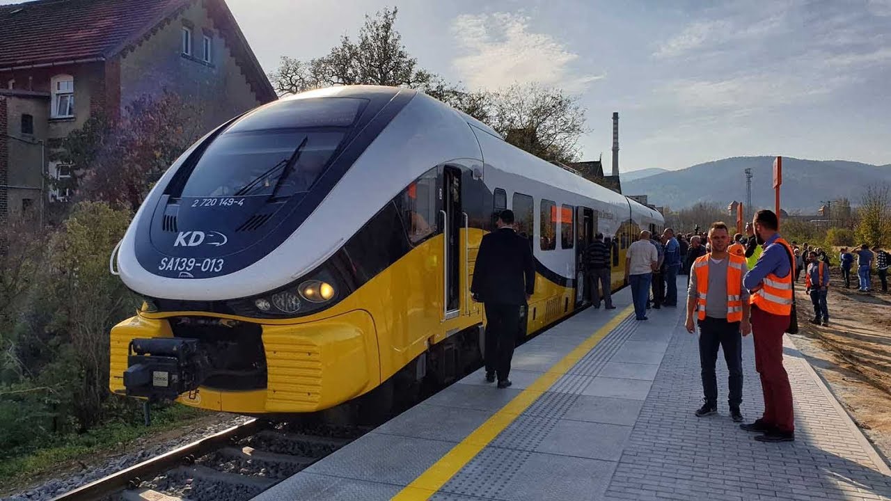 PIERWSZY PO LATACH POCIAG WJECHAŁ DO BIELAWY