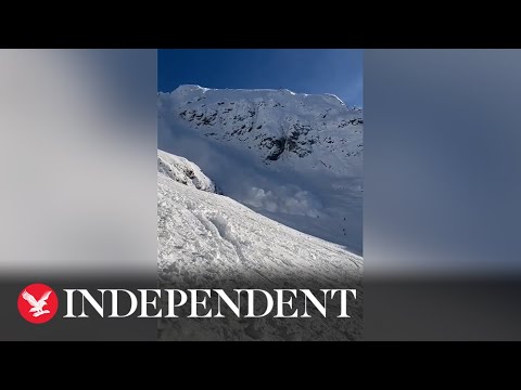 Moment skiers are engulfed by massive avalanche in Austrian mountains