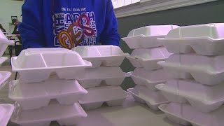 Volunteers unite to deliver 1,500 meals to Chicago seniors