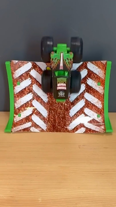 Download lagu Grave Digger RC w Ramp Included! #unboxing #monstertruck #rc #monsterjam #shorts