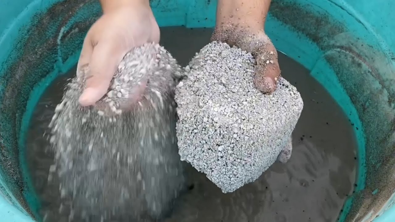 Crunchy gritty white sand crumbling in water💦💦/ #asmr #asmrrelaxation #relax❤❤💦💦